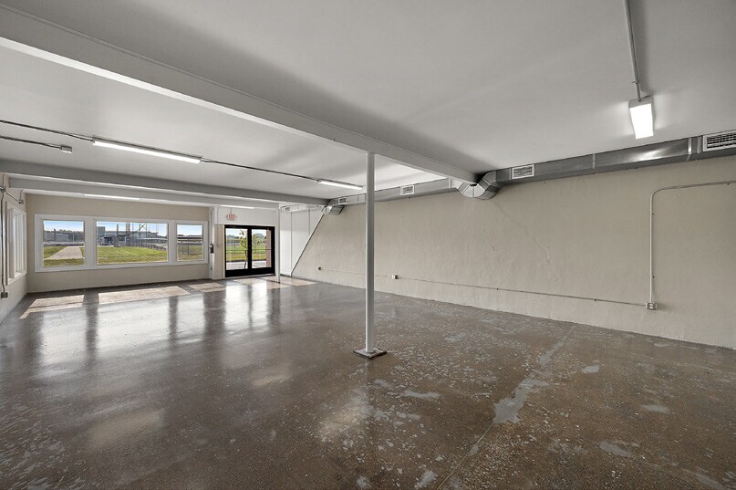 More Photos Of 1320-1332 Michigan Ave, Marysville Storefront Retail Office For Lease