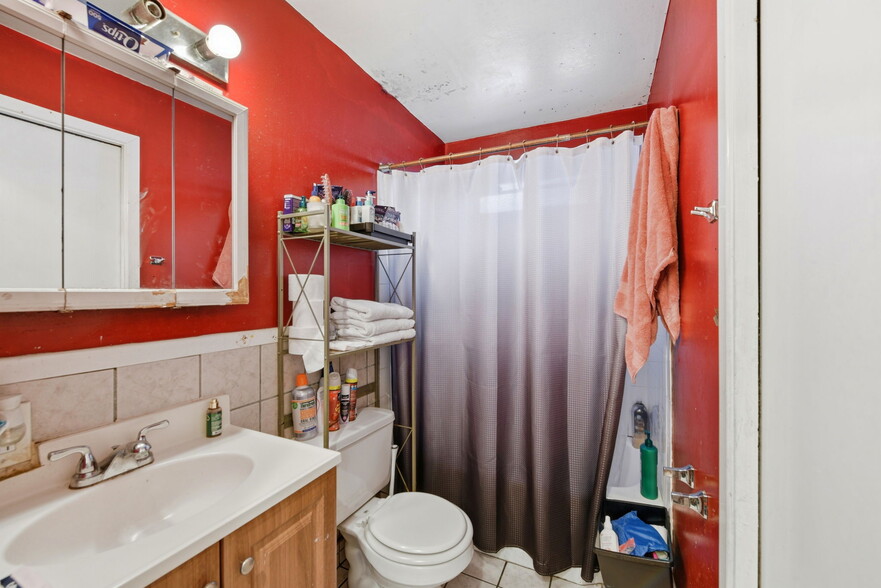 More Photos Of 3050-3058 Davis St, Oakland Apartments For Sale