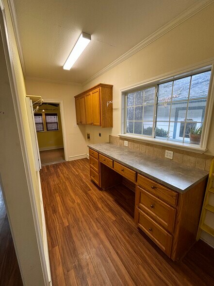More Photos Of 510 S Church St, Georgetown Office Residential For Sale