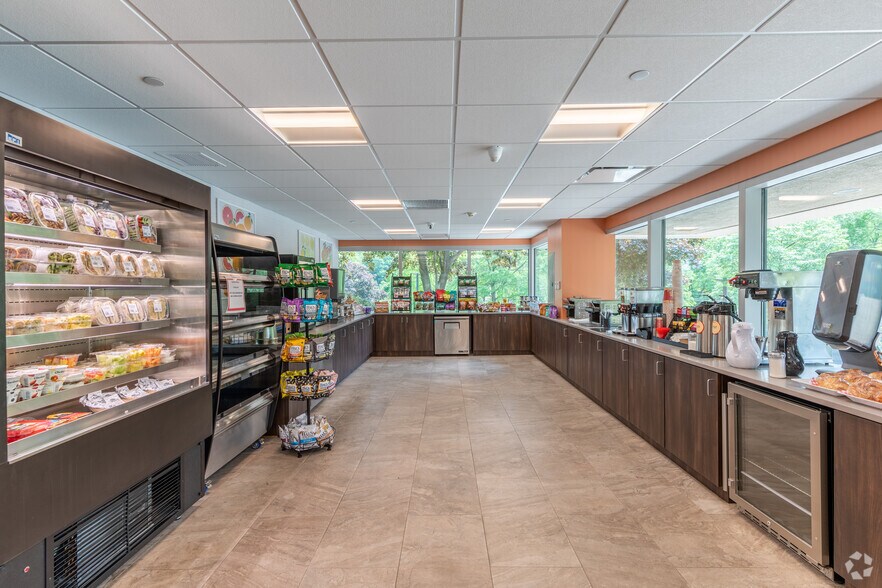More Photos Of 555 Taxter Rd, Elmsford Office For Lease