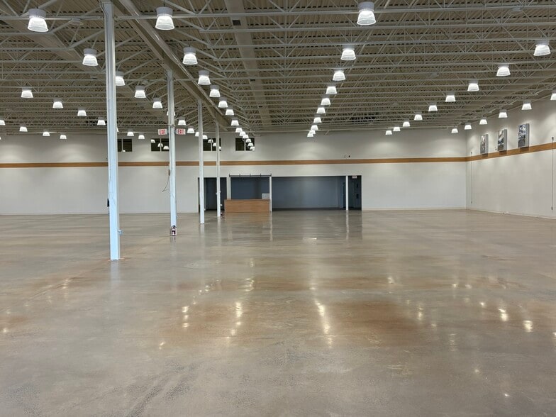 More Photos Of 2747 Chamberland St, Clarence-Rockland Freestanding For Sale