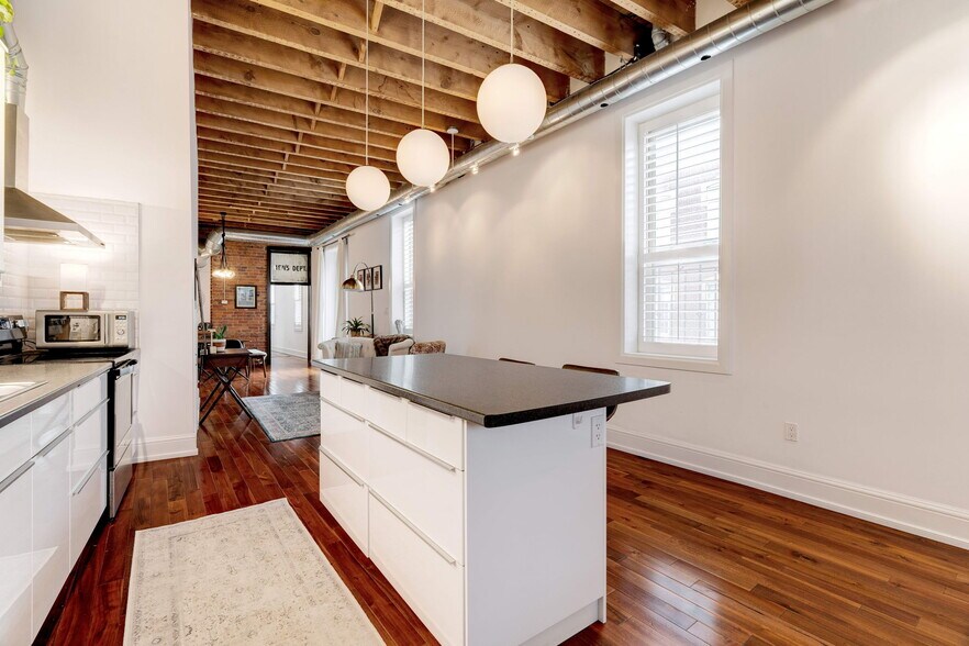More Photos Of 205 King St E, Hamilton Storefront Retail Residential For Sale