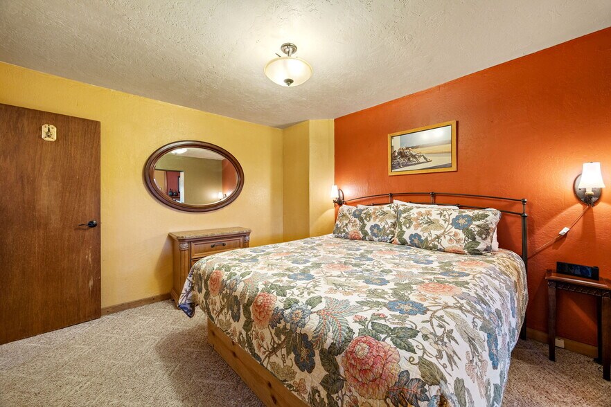 More Photos Of 140 Main St, Greer Specialty For Sale