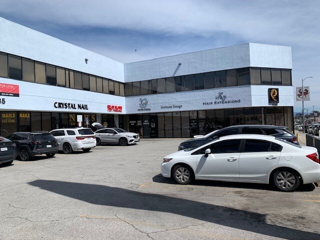 More Photos Of 22935-22941 Ventura Blvd, Woodland Hills Office Residential For Lease