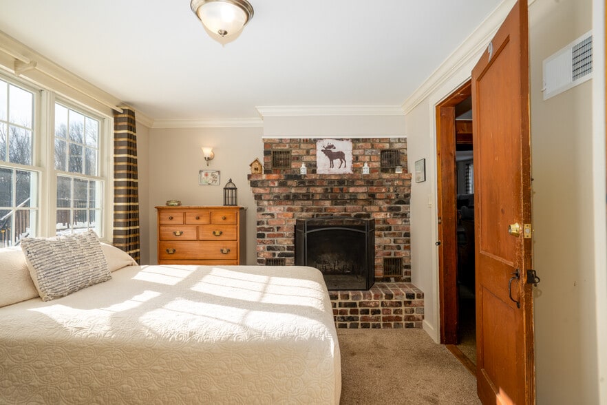 More Photos Of 2759 Vt Rt 11, Peru Hotel For Sale