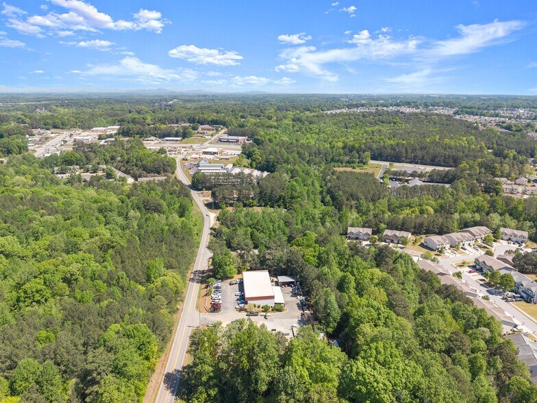 More Photos Of 3917 Old Flowery Branch Rd, Oakwood Flex For Lease