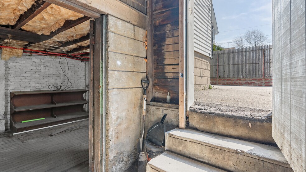 More Photos Of 393 Waterman Ave, East Providence Apartments For Sale