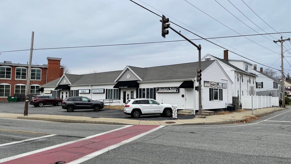 More Photos Of 73 Canal St, Millbury Showroom For Lease