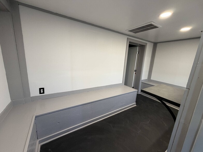 More Photos Of 5759 Princess Anne Rd, Virginia Beach Freestanding For Lease