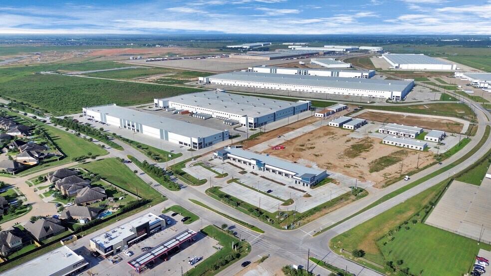 More Photos Of 30625 Kingsland Blvd, Brookshire Storefront For Lease