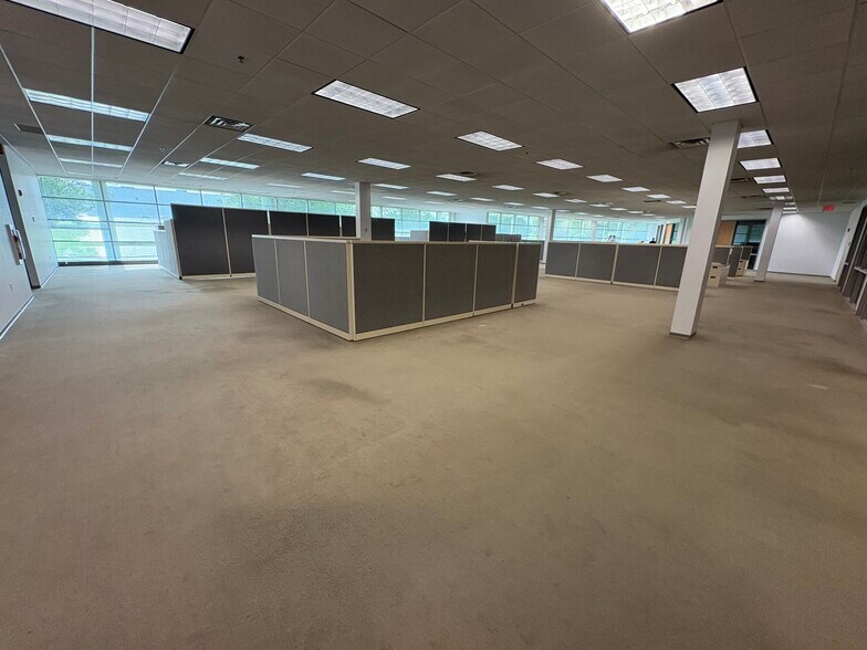 More Photos Of 2800 Duncan Rd, Lafayette Manufacturing For Lease