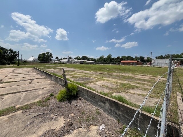 More Photos Of 400 S Austin St, Brenham Land For Sale