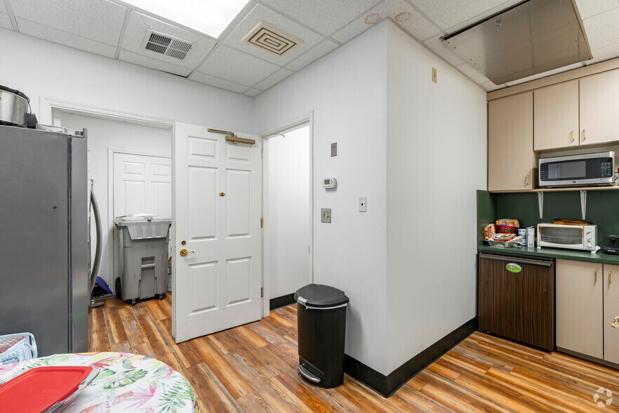 More Photos Of 125 E Virginia Ave, Bessemer City Bank For Sale