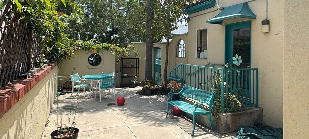 More Photos Of 1233-1235 S La Cienega Blvd, Los Angeles Office Residential For Sale