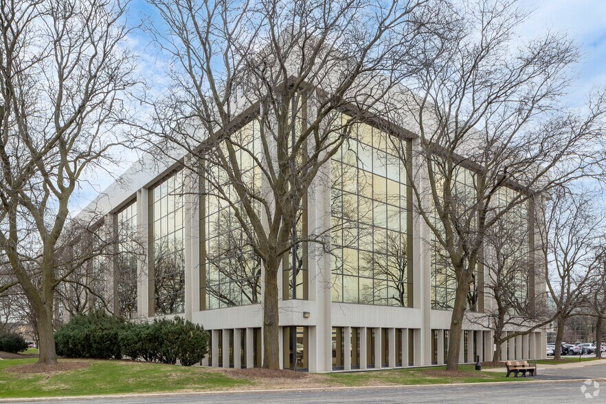 More Photos Of 1111 E Touhy Ave, Des Plaines Office For Sale