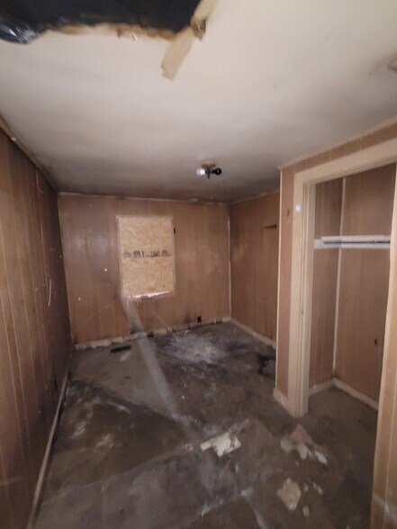 More Photos Of 1823 W 8th St, Muncie Multifamily For Sale