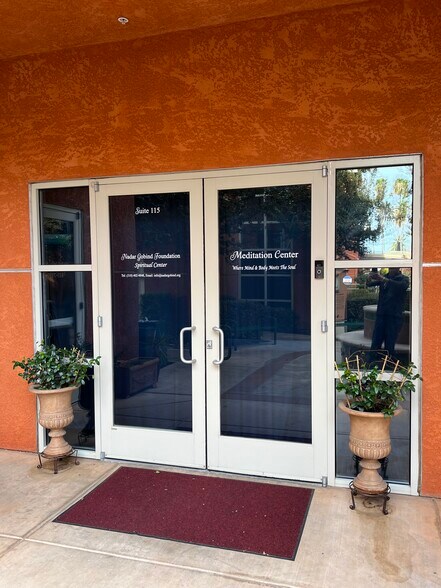 More Photos Of 632 W 11th St, Tracy Office For Sale