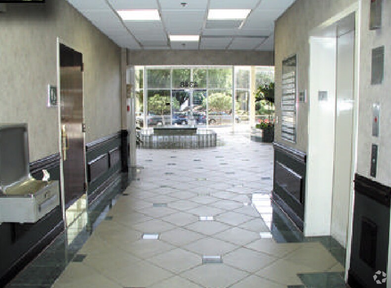 More Photos Of 4348 Southpoint Blvd, Jacksonville Office For Lease