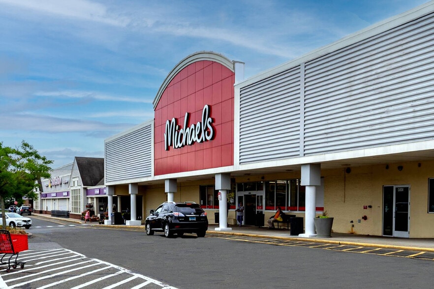 More Photos Of 4485-4641 Main St, Bridgeport Unknown For Lease