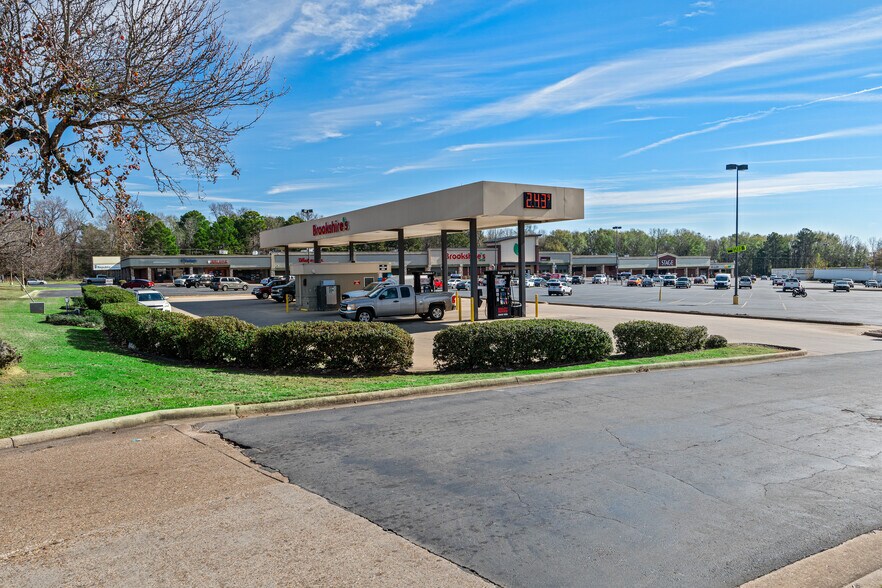 More Photos Of 3000 N Market St, Shreveport General Retail For Sale