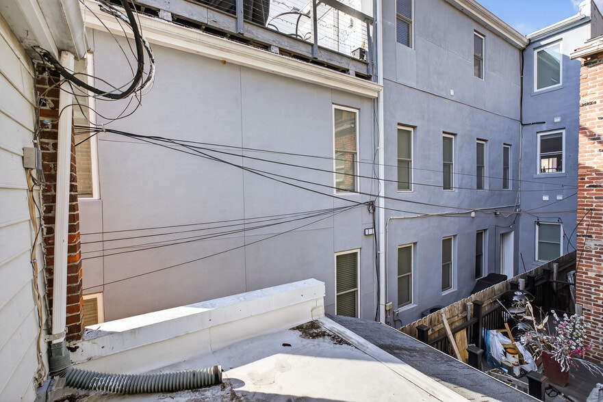 More Photos Of 916 Blagden Aly NW, Washington Flex For Sale