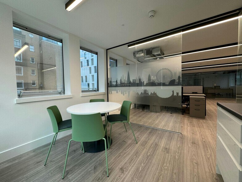 More Photos Of 16 St Clare St, London Office For Lease