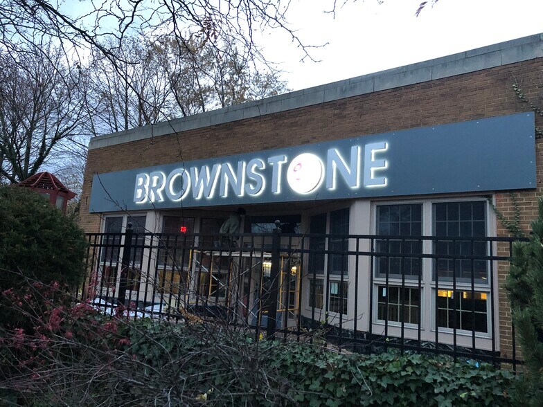 Primary Photo Of 18225 Sloane Ave, Lakewood Daycare Center For Lease