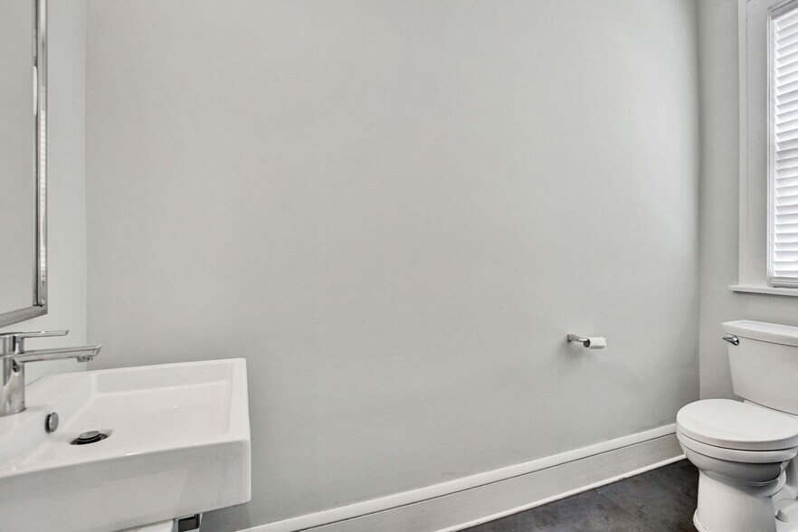 More Photos Of 2258 Riverside Ave, Jacksonville Office For Sale