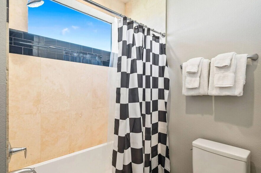 More Photos Of 521 Muirfield Loop, Reunion Specialty For Sale