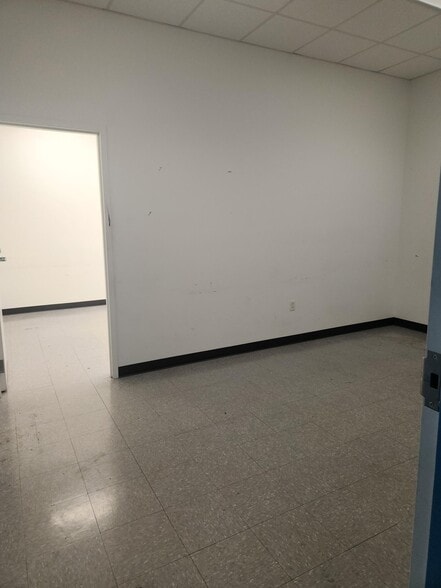 More Photos Of 3320 Irvin Cobb Dr, Paducah Freestanding For Sale