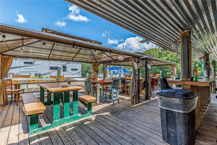 More Photos Of 6617 Riverside Dr, Yankeetown Marina For Sale