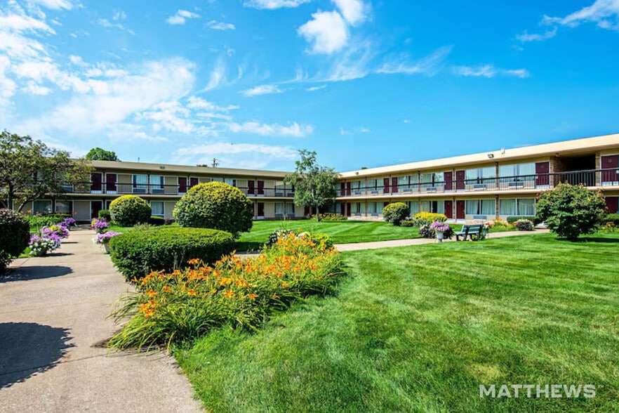 More Photos Of 5050 Beckley Rd, Battle Creek Hotel For Sale