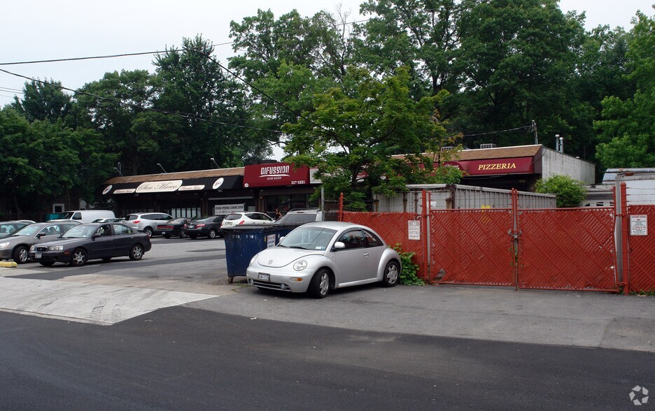 More Photos Of 24 Jefferson Blvd, Staten Island General Retail For Lease