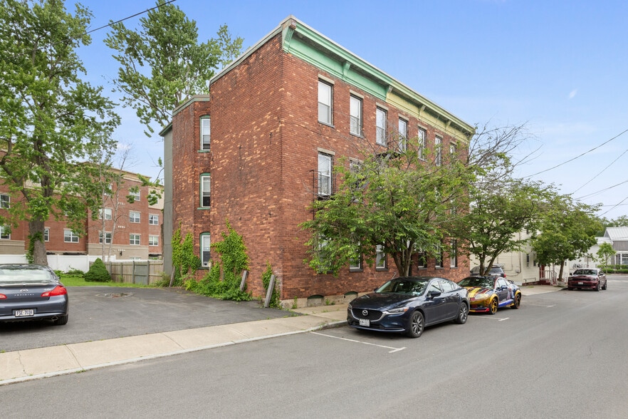 More Photos Of 23 Monroe St, Schenectady Apartments For Sale