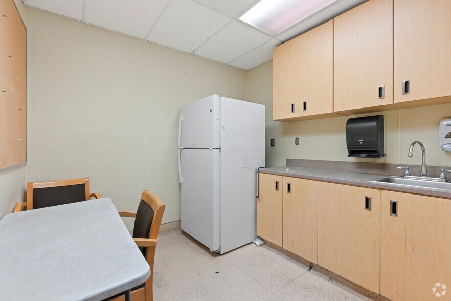 More Photos Of 5610 Stockton Blvd, Sacramento Freestanding For Sale