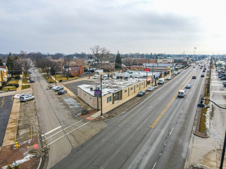 More Photos Of 8057 N Milwaukee Ave, Niles General Retail For Sale