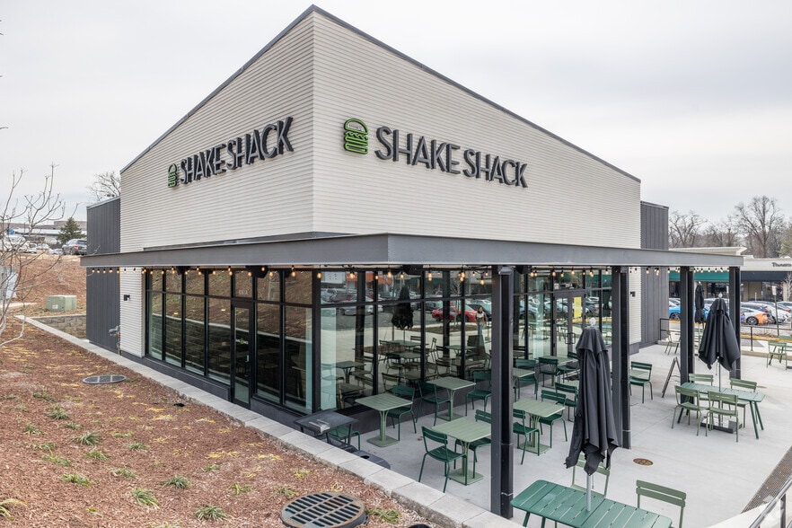 More Photos Of 8361 Leesburg Pike, Vienna Fast Food For Sale