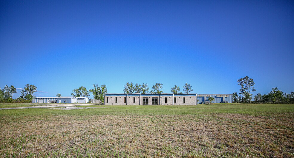More Photos Of 4425 W US 98, Perry Manufacturing For Sale