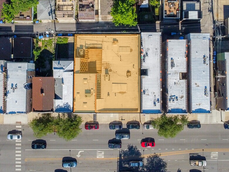 More Photos Of 2147 N Western Ave, Chicago Office For Lease