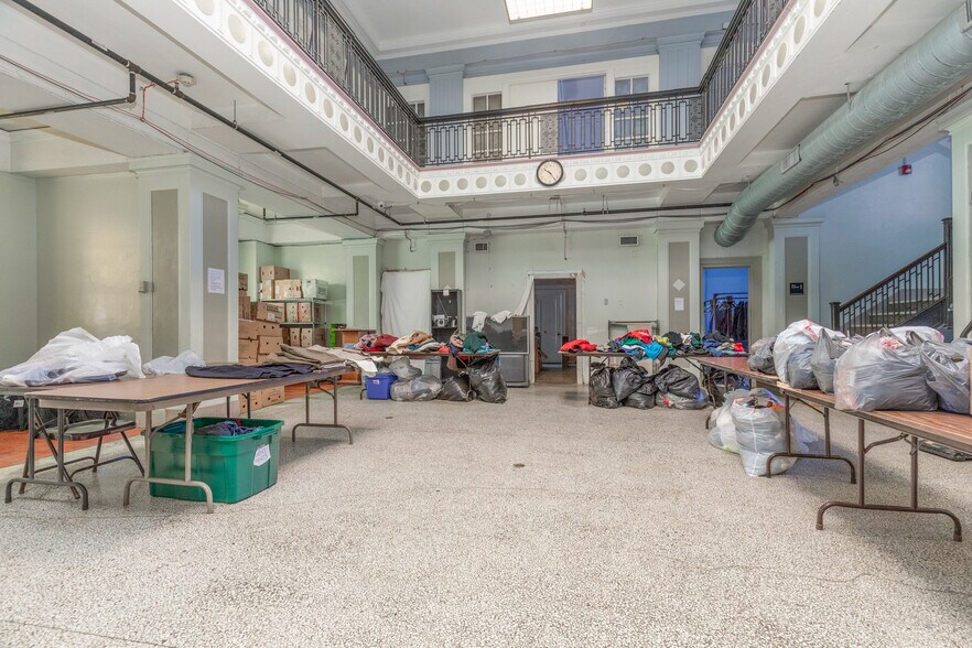 More Photos Of 1411 Locust St, Saint Louis Shelter For Sale