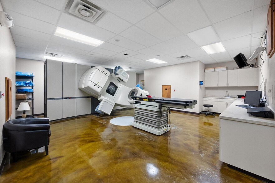 More Photos Of 306 Hospital Dr, Corsicana Rehabilitation Center For Sale