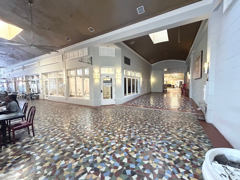 More Photos Of 1520 Broadway, Fort Myers Storefront Retail Office For Lease