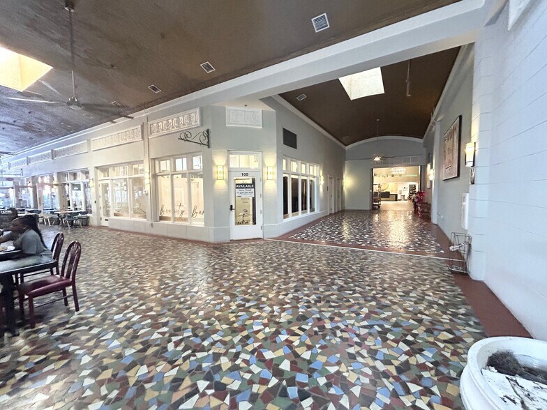 More Photos Of 1520 Broadway, Fort Myers Storefront Retail Office For Sale