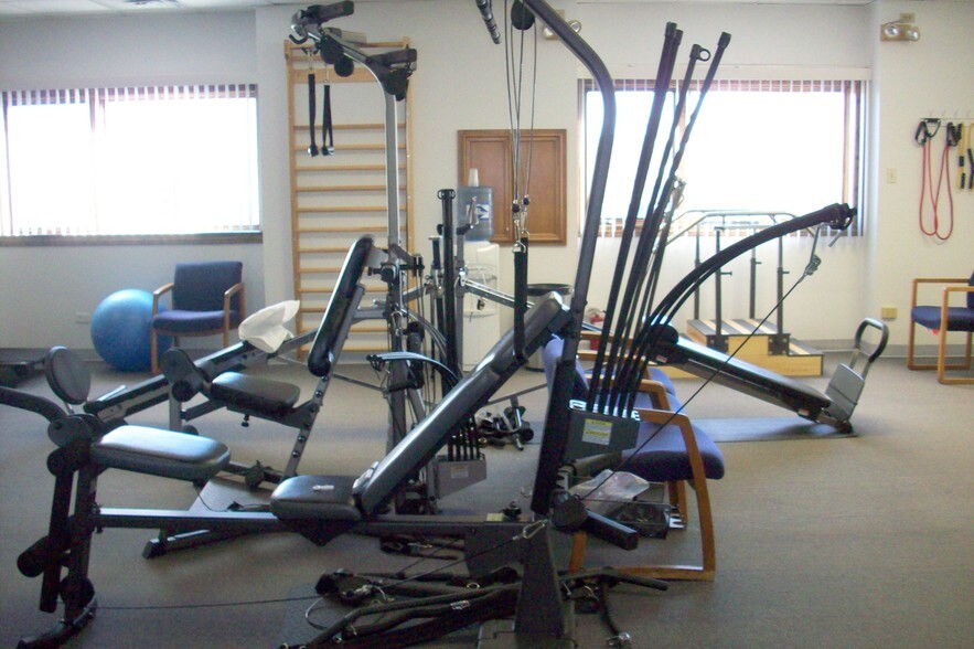 More Photos Of 4647 W 103 St, Oak Lawn Medical For Sale