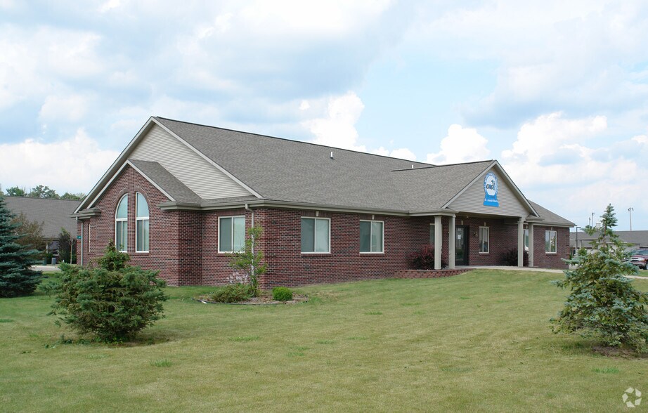 More Photos Of 1503 Glastonbury Dr, Saint Johns Medical For Sale