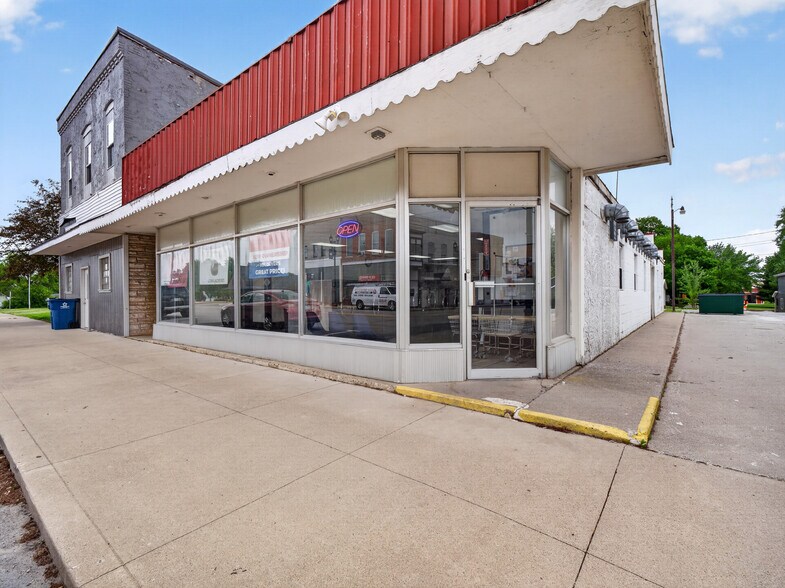 More Photos Of 217 State St, Ashley General Retail For Sale