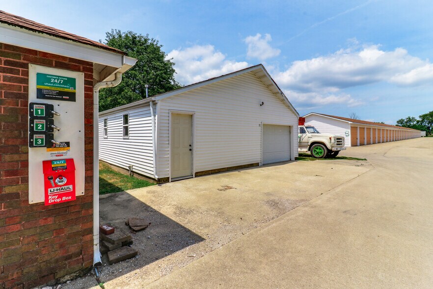 More Photos Of 116 E Church St, Savoy Self Storage For Sale