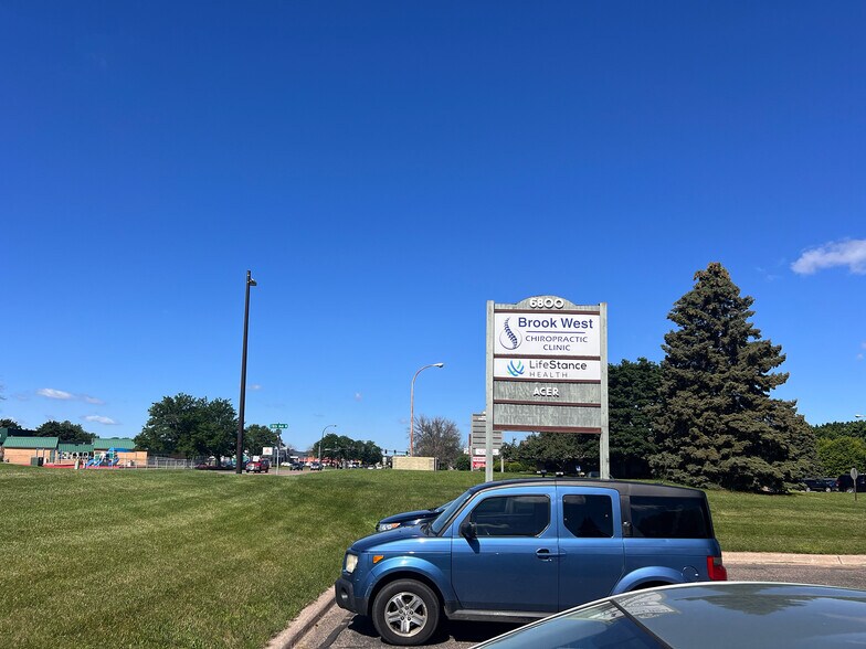 More Photos Of 6800 78th Ave N, Brooklyn Park Office For Lease
