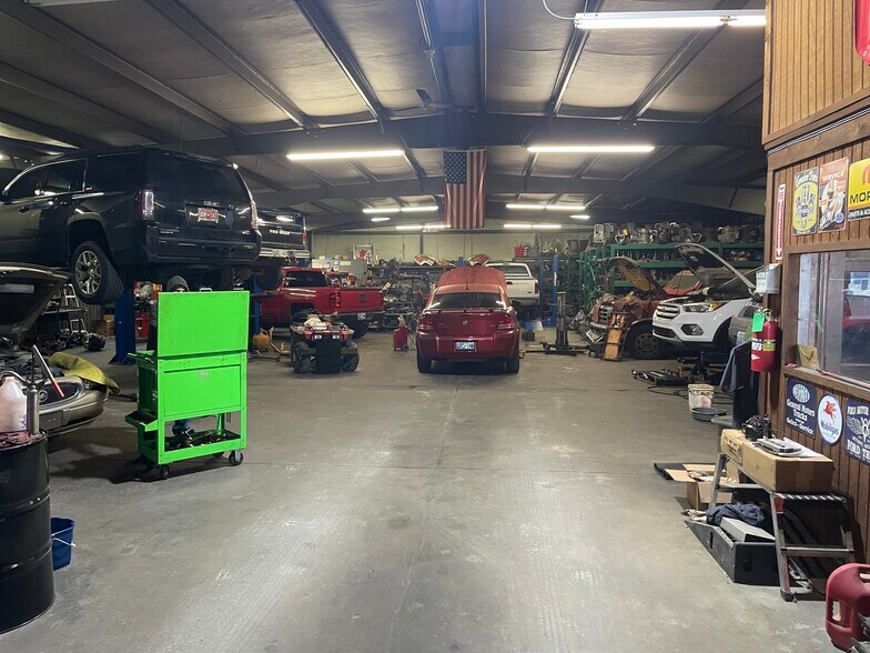 More Photos Of 13110 E 11th St, Tulsa Auto Repair For Sale