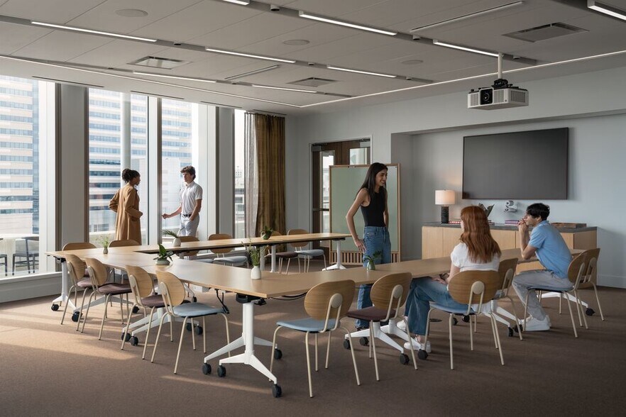 More Photos Of Old Spanish Trl, Houston Unknown For Lease